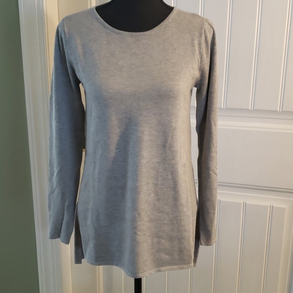 💕 Long Sleeve Grey Sweater - Picture 1 of 6
